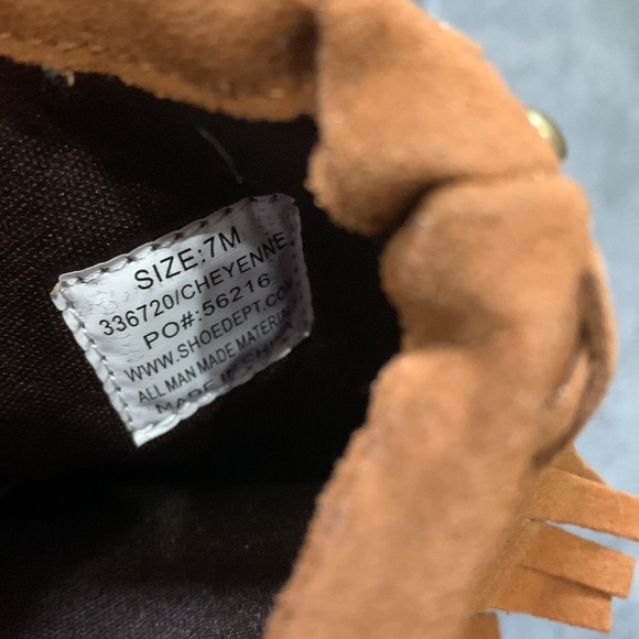 Winter Boots - Picture 5 of 6